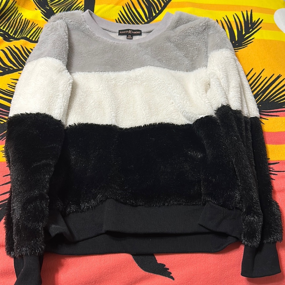 Almost famous Sweater